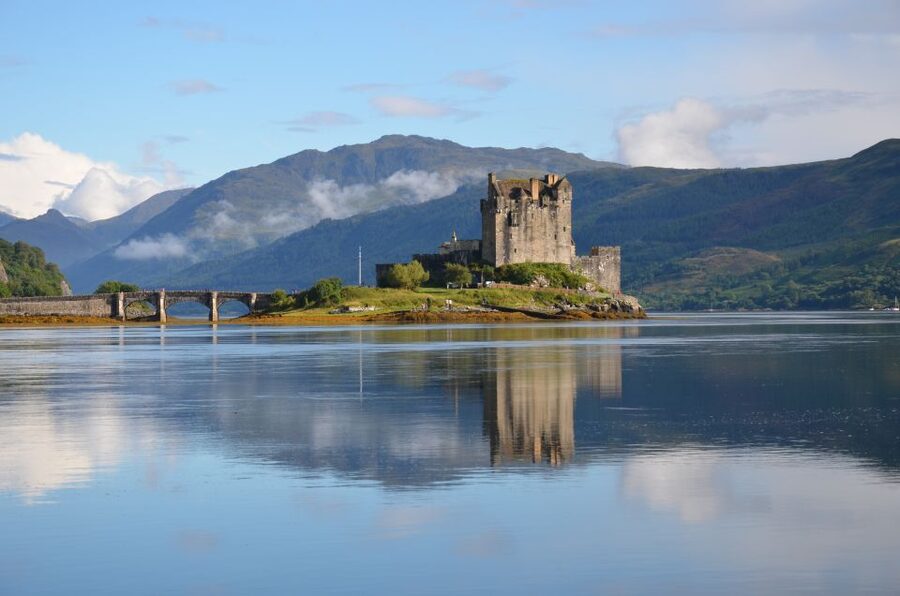 Glasgow: 2-Day Eilean Donan, Loch Ness & Glenfinnan Tour - Glasgow pickup and the road to Loch Lomond
