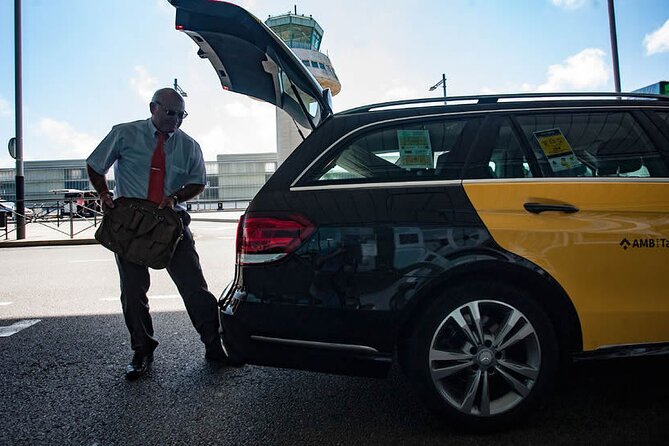 Glasgow Private Transfer from Glasgow Airport to City centre - From Glasgow Airport arrivals to your hotel door