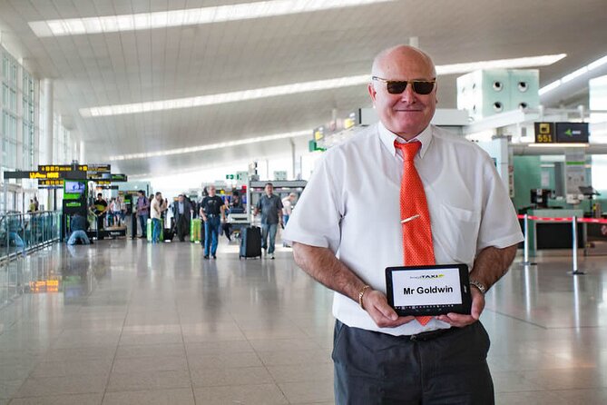 Glasgow Private Transfer from Glasgow Airport to City centre - Finding your driver inside Glasgow Airport