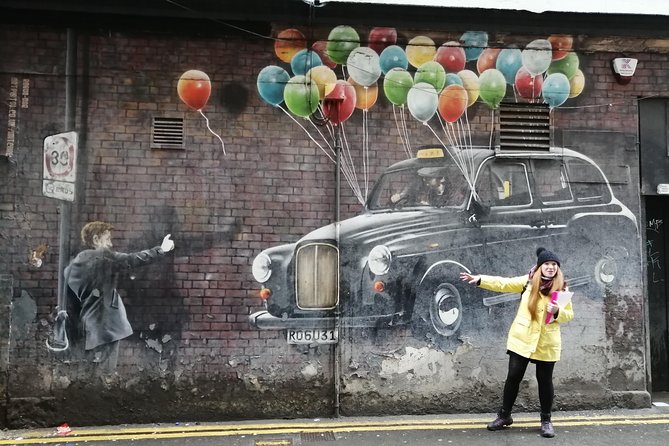 Glasgow Street Art Daily Walking Tour: 2pm - The black taxi and Glasgow’s visual humor