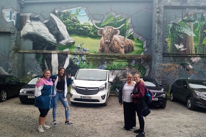 Glasgow Street Art Daily Walking Tour: 2pm - Falling Mural and the Rebel Bear