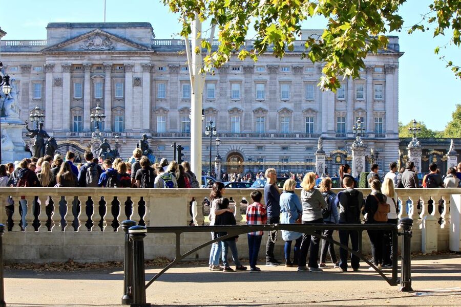 Grand London Half-Day Bicycle Tour - Quiet Westminster lanes and unusual London stories
