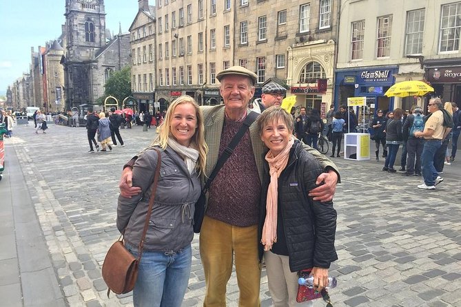 Guided Edinburgh Private Walking Tour - The Royal Mile, closes, and wynds