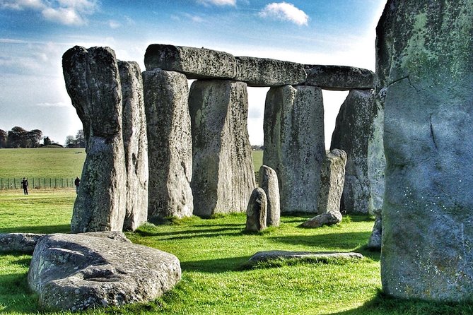 Guided tour to Bath & Stonehenge from Cambridge by Roots Travel. - Who should book this day trip?