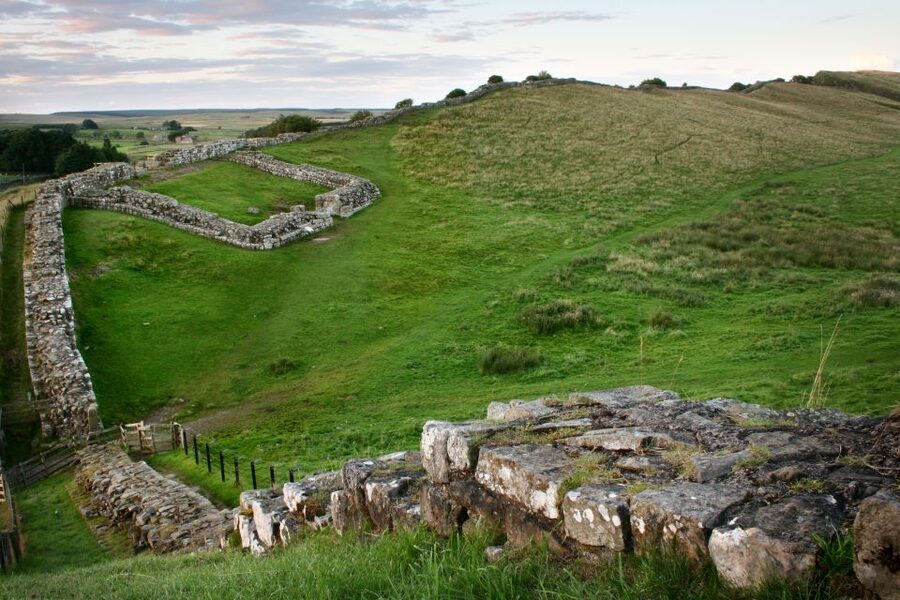 Hadrian's Wall: 2-Hour Guided Tour - The opening story: Romans, Britons, and battle gear