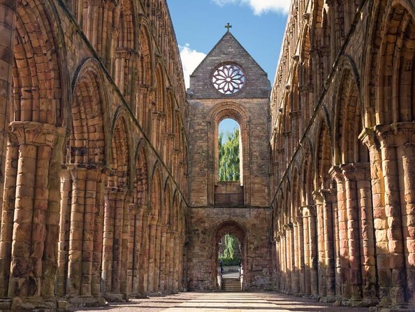 Hadrian's Wall & The Borders Tour from Edinburgh Incl. Admission - Steel Rigg and the most dramatic wall walk
