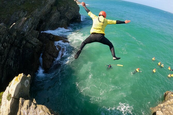 Half-Day Coasteering in Newquay Cornwall - Meeting at Fistral Beach and getting ready