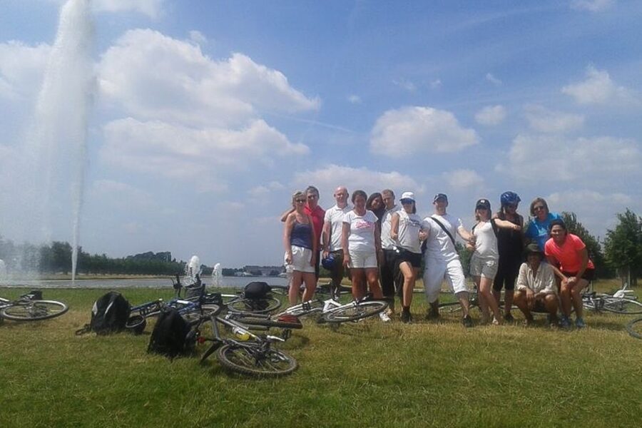 Hampton Court Palace: River Thames Bike Tour - Teddington Lock and the working river