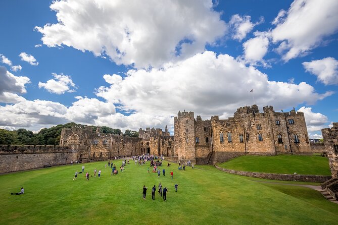 Harry Potter's Alnwick Castle and Scottish Borders Day Trip - Alnwick Castle, Hogwarts, and the longest stop