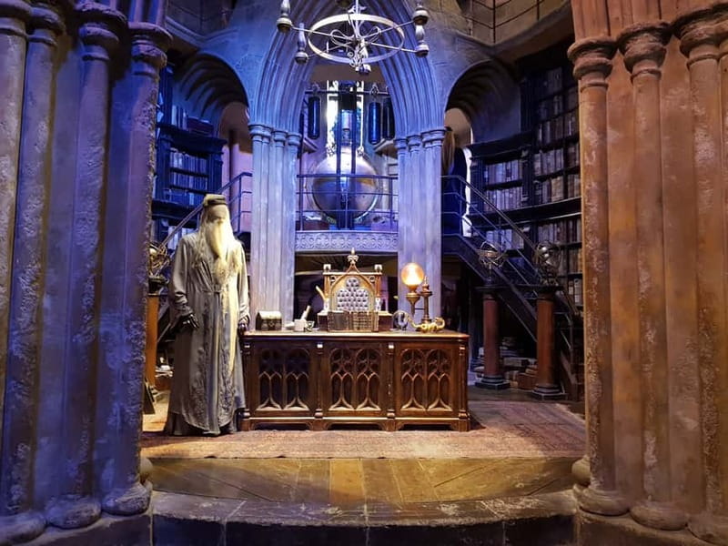 Harry Potter Studio Ticket & Tour of London Film Locations - What the guide adds to the London walk