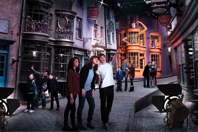 Harry Potter Warner Bros. Studio Tour with Transport from London - Special Effects, Animatronics, and the Broomstick Ride