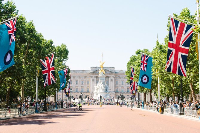 Highlights of Royal London Bike Tour including Hyde Park - Royal parks and Buckingham Palace