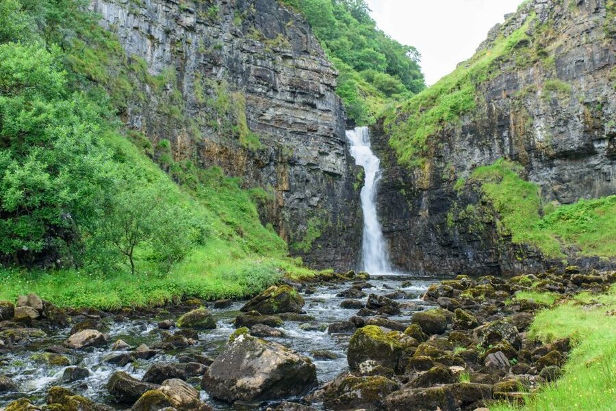 Inverness: 2-day Isle of Skye, Fairy Pools & Castles Tour - Dunvegan Castle and a useful choice at lunchtime