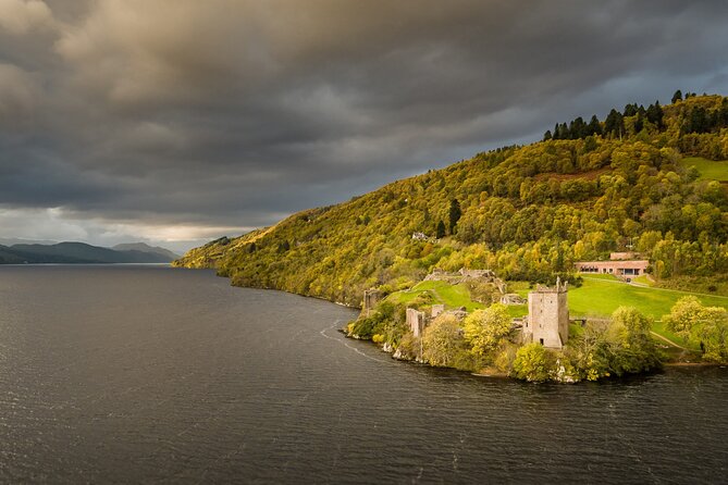 Inverness Castle, Clava, Culloden Battlefield and Loch Ness - Guides make the greatest difference