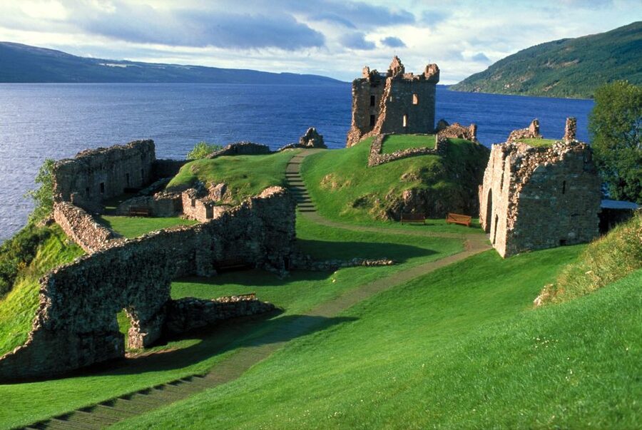 Inverness: Loch Ness Cruise, Castle, and Outlander Tour - Culloden Battlefield puts the Jacobite story in context