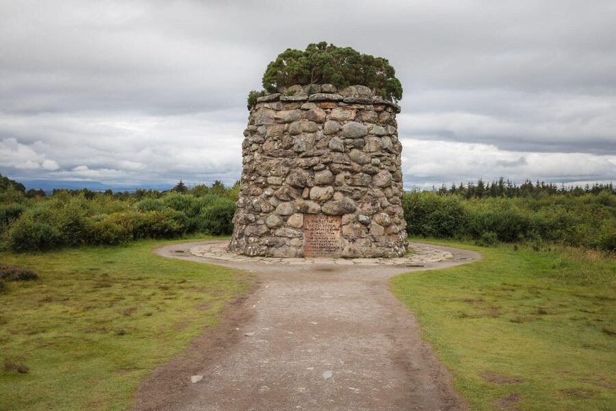Inverness: Loch Ness Cruise, Castle, and Outlander Tour - Crossing Loch Ness to Urquhart Castle
