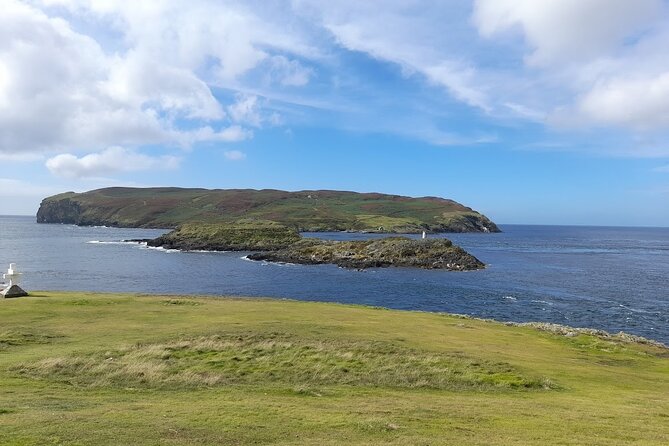 Isle of Man Discovery Tour with experienced Driver Guide - Cregneash and traditional Manx life