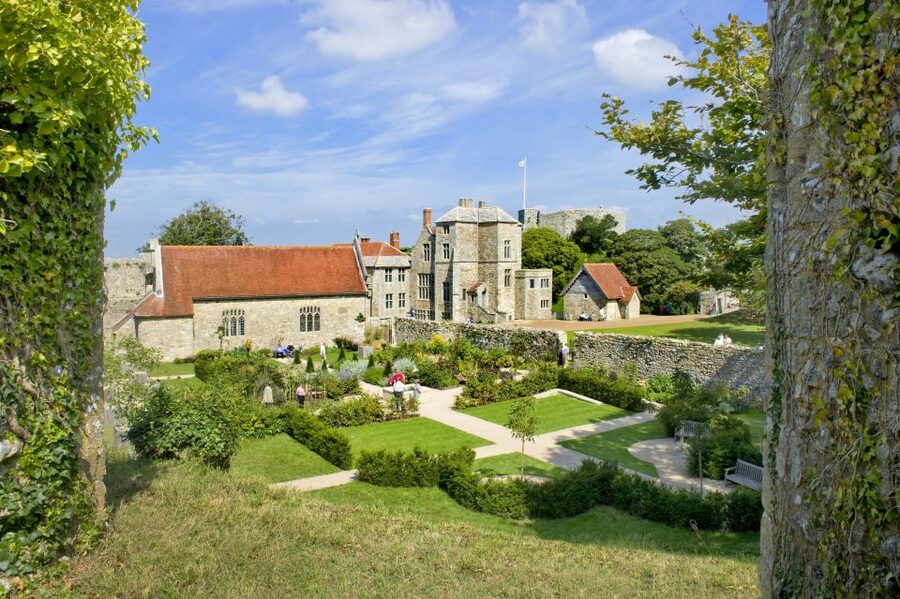 Isle of Wight: Carisbrooke Castle Entry Ticket - The donkeys bring the old well system to life