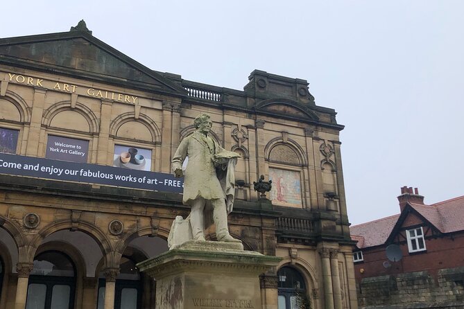 J & M York City Walking Tours - The Shambles and St Margaret’s shrine