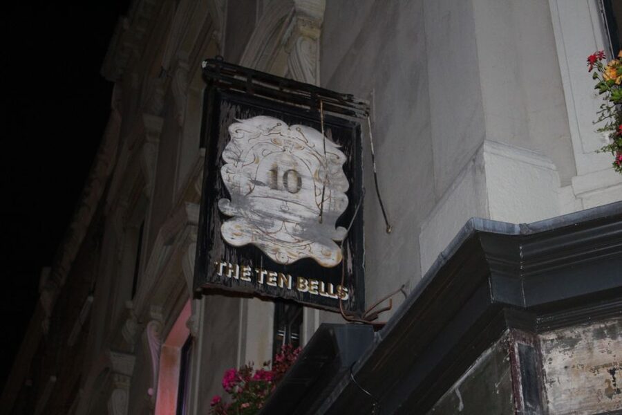 Jack The Ripper Tour in London's East End - Goulston Street and the famous clue
