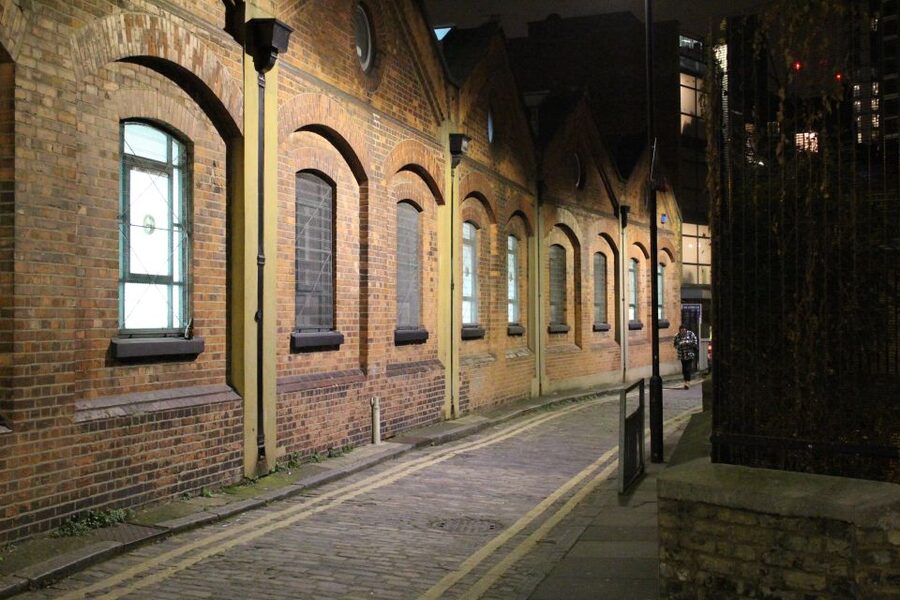 Jack The Ripper Tour in London's East End - Photos, letters, and the power of the guide