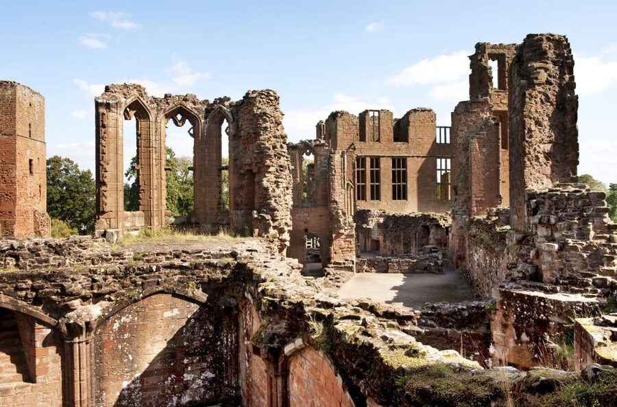 Kenilworth Castle and Elizabethan Garden Entry Ticket - Choosing the best time to visit