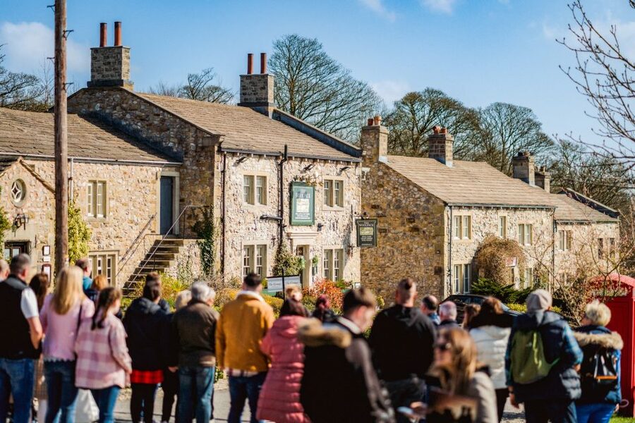 Leeds: Emmerdale Village Set Guided Tour - What the guide adds to the visit