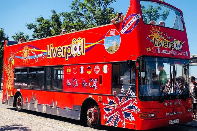 Liverpool: "Blue Route" - City & Beatles Tour - A lively way to connect Liverpool with the Beatles