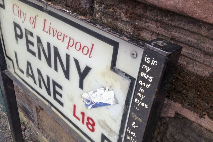 Liverpool: Private 3-Hour Beatles Classic Tour by Taxi - John Lennon’s childhood home and the route’s personal stories