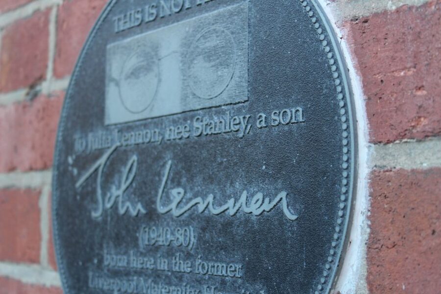 Liverpool: Private 3-Hour Beatles Classic Tour by Taxi - What guides add to the experience