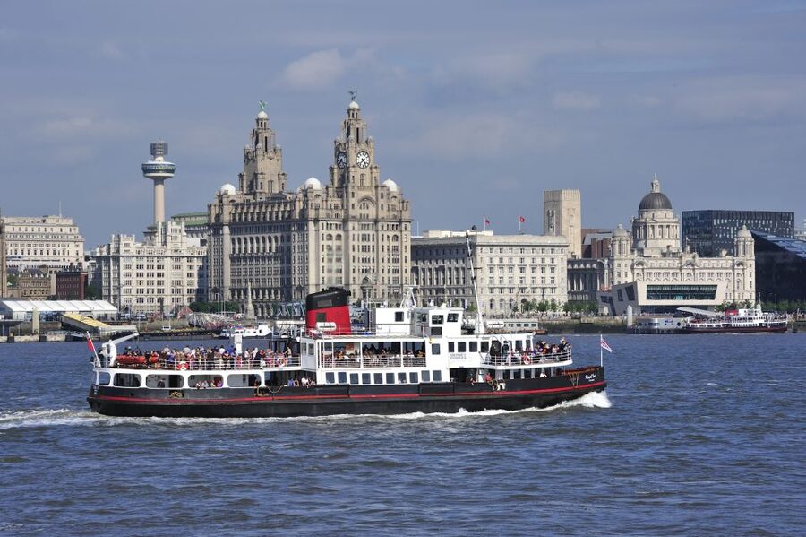 Liverpool: River Cruise and Hop-On Hop-Off Bus Tour - Getting the most from the ferry commentary