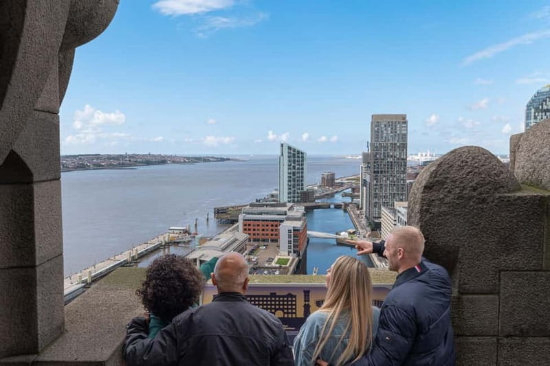 Liverpool: Royal Liver Building 360° Tower Tour - Meeting your guide and hearing the building’s story