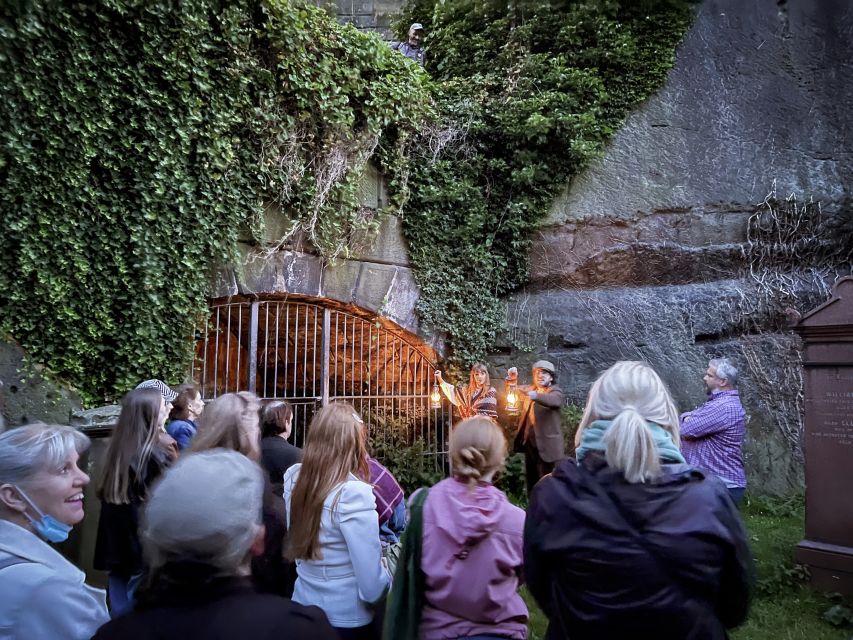 Liverpool: St James' Cemetery Historical Ghost Tour - The Everton Vampire’s grave and other dark stops