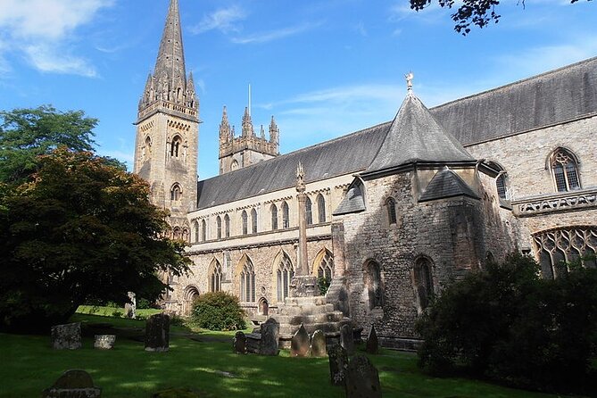 Llandaff's Ghosts: A Self-Guided Audio Tour - How the VoiceMap format works