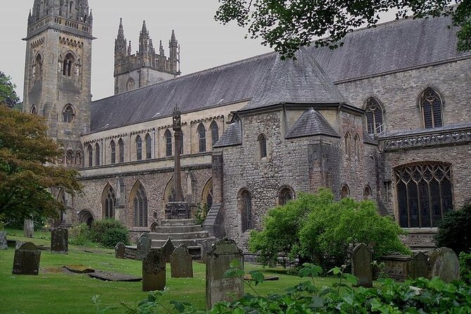 Llandaff's Ghosts: A Self-Guided Audio Tour - Daylight, dusk, or darkness?