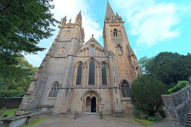Llandaff's Ghosts: A Self-Guided Audio Tour - The abandoned graveyard is the highlight