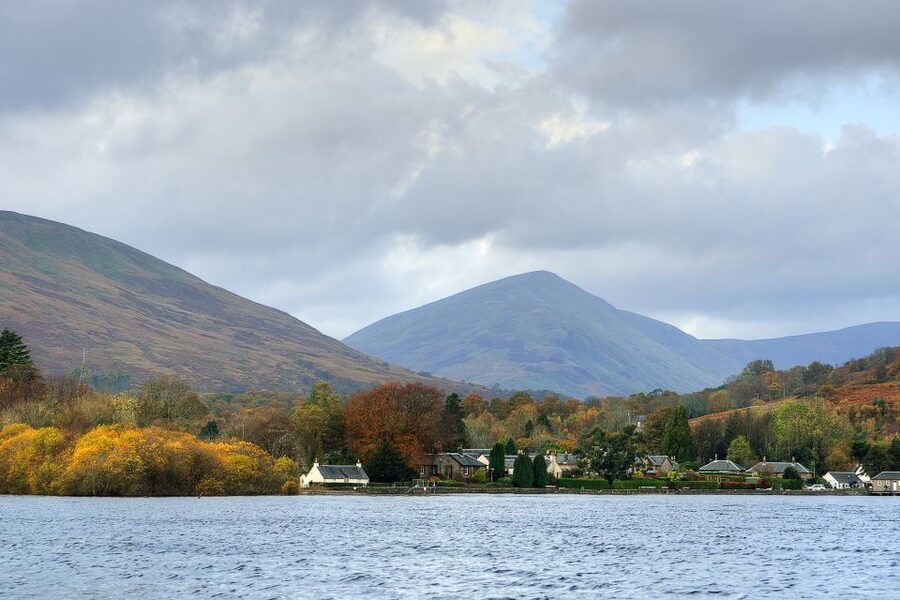 Loch Lomond: Island Discovery 2-Hour Cruise - Commentary, legends, and quiet stretches
