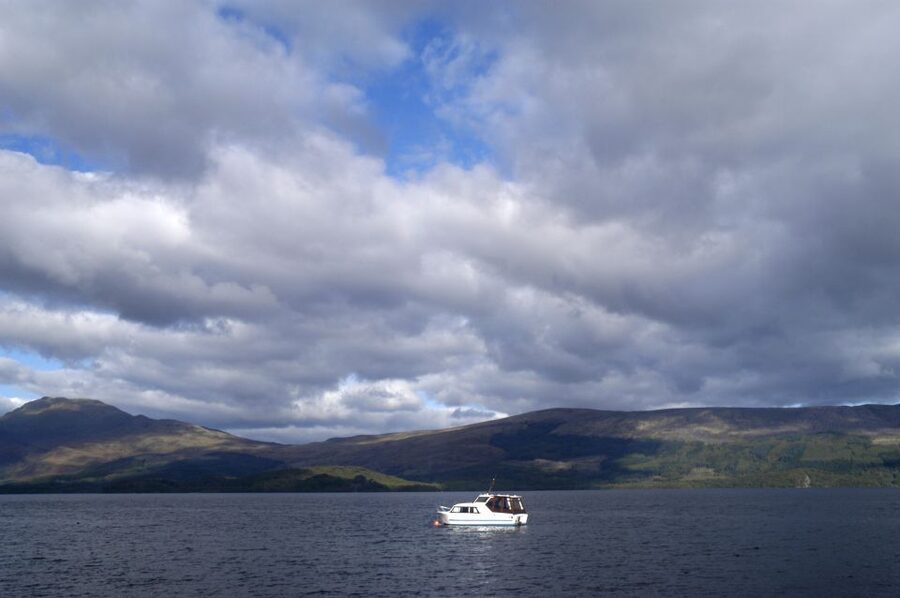 Loch Lomond: Island Discovery 2-Hour Cruise - Comfort for families, dogs, and mixed groups