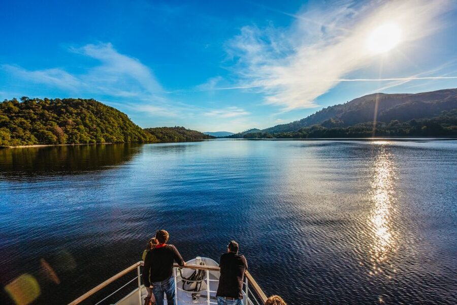 Loch Lomond: Scottish Highlands Sightseeing Cruise - Drinks, snacks, and the onboard bar