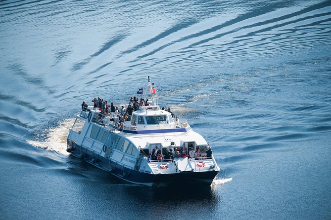 Loch Ness 1-Hour Cruise with Urquhart Castle Views - Boarding a comfortable catamaran