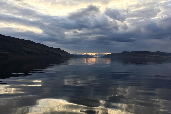 Loch Ness 1-Hour Cruise with Urquhart Castle Views - Sailing into the story of Loch Ness