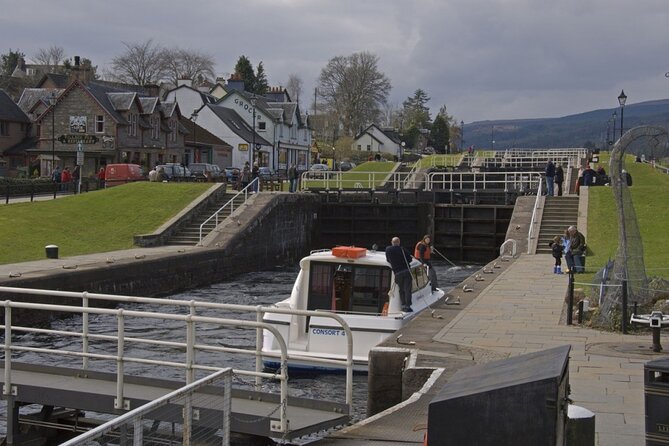 Loch Ness, Glencoe & Highlands Small-Group Day Tour from Glasgow - Loch Lomond gives you an easy start