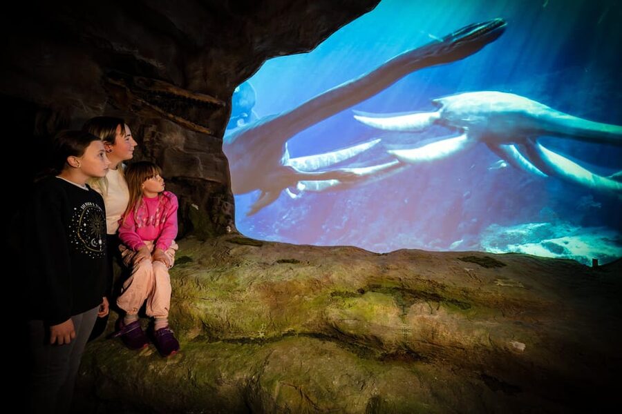 Loch Ness: The Loch Ness Centre - Science, research, and the question of Nessie