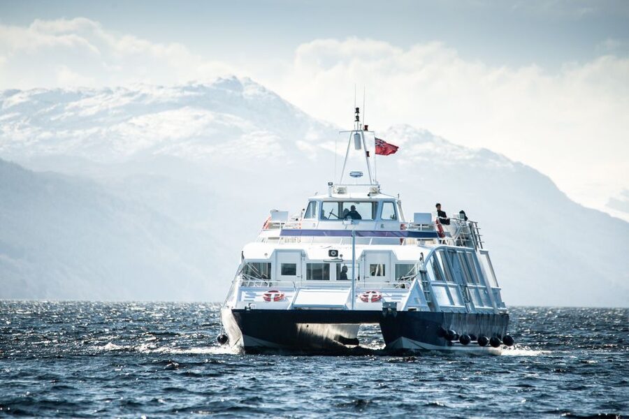 Loch Ness: Urquhart Castle Round-Trip Cruise - A short cruise with a big view