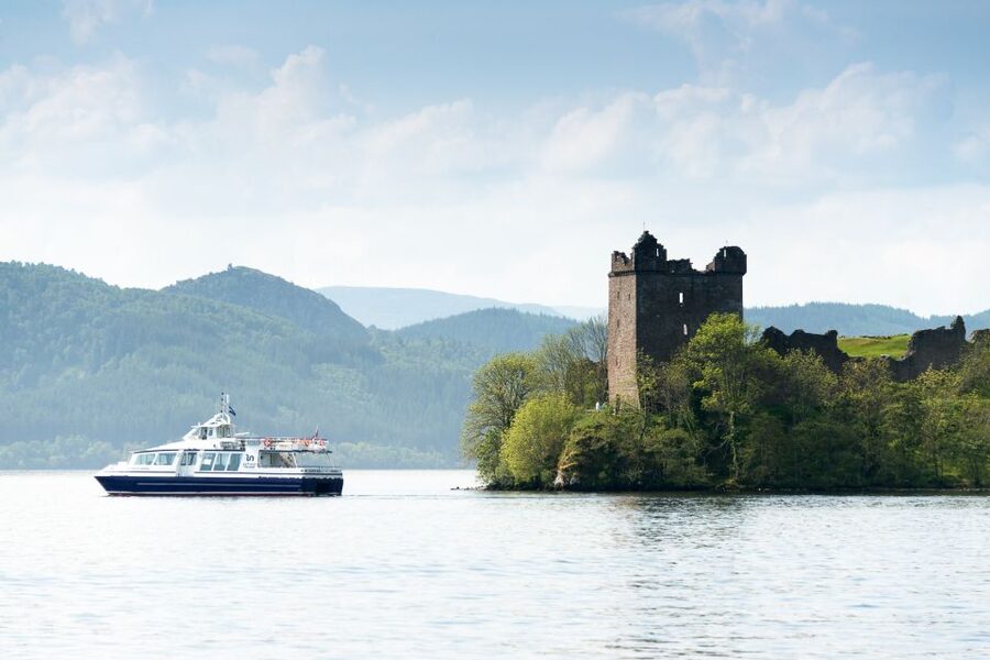 Loch Ness: Urquhart Castle Round-Trip Cruise - Choosing your seat on the boat