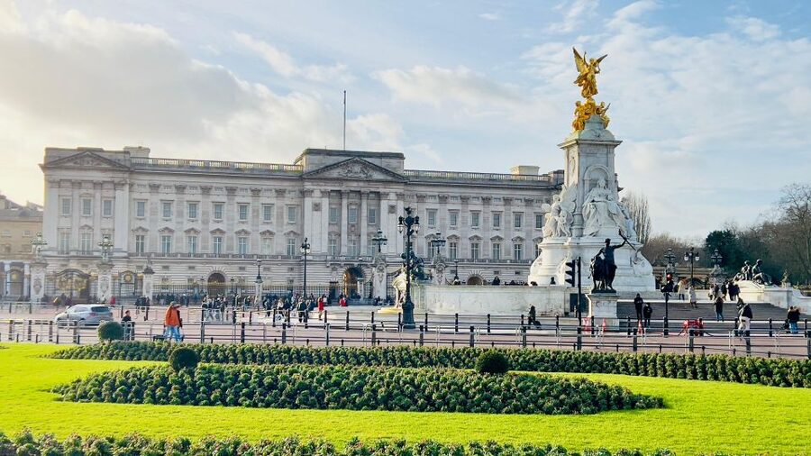 London: 5-Hour Private Tour with Pickup - Harrods, Royal Albert Hall, and Hyde Park