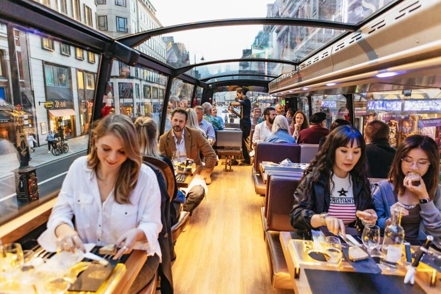 London: 6-Course Gourmet Dinner on a Luxury Coach - Dinner with London moving past your window