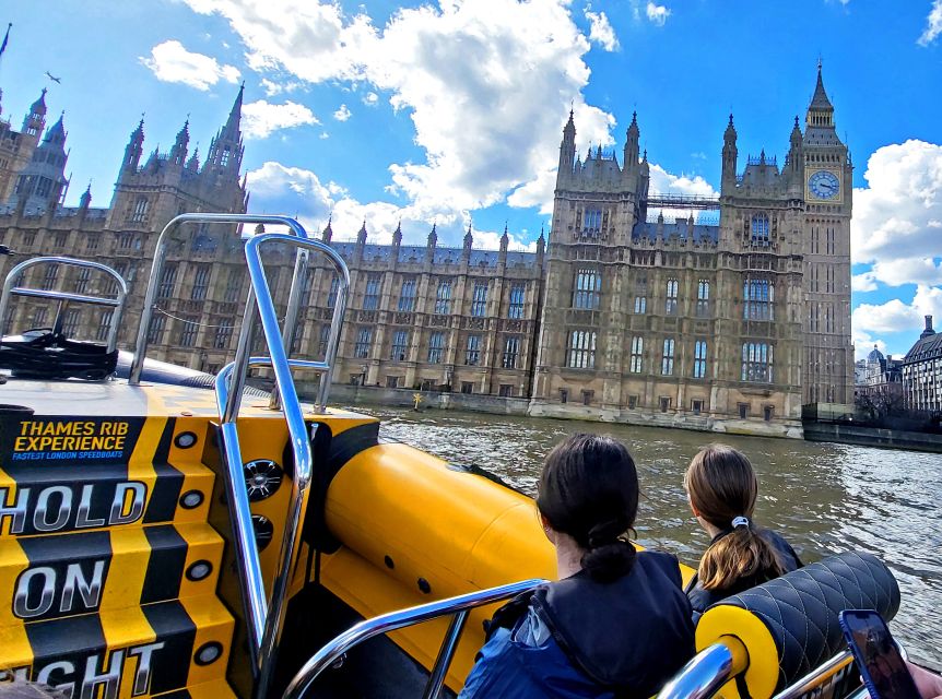 London: 70-Minute Thames Barrier Speedboat Tour - The slow sightseeing run through central London