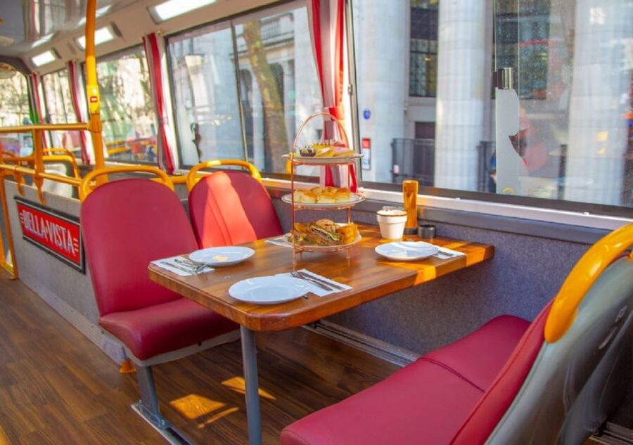 London: Afternoon Tea Bus with a Glass of Prosecco - Service that adds personality to the ride