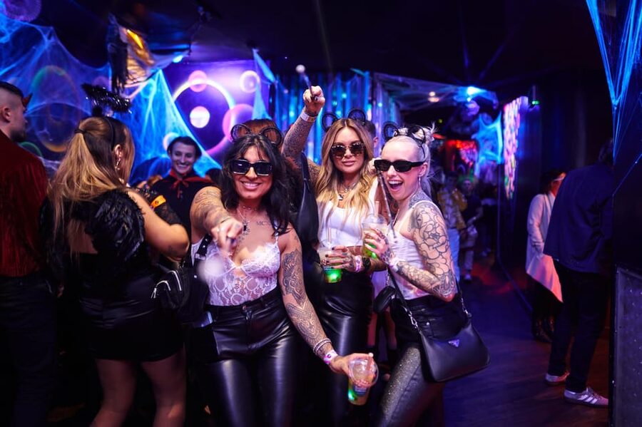 London: Bar and Club Crawl to 5 Central London Venues - Leicester Square, Piccadilly Circus, and Soho